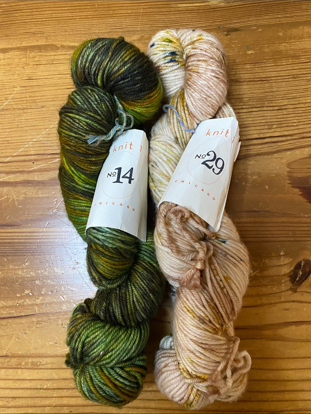 Knit 1 DK Yarn Set in Green & Cream